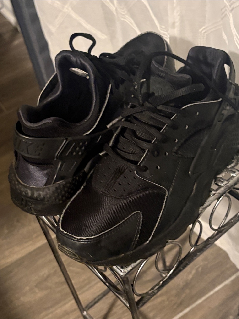 Nike Huaraches Black Athletic Sneakers 9.5 US